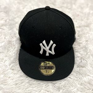 New Era black york fitted hat